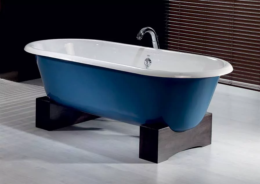 Cheviot Regal Cast Iron Freestanding Bathtub With Wooden Base